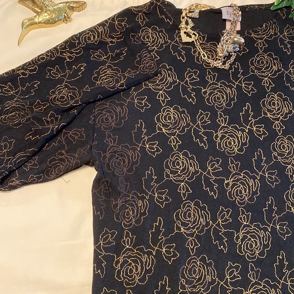 Epic USA Gold Rose Trace Design on Black Maxi Skirt with Back Split - Picture 16 of 16
